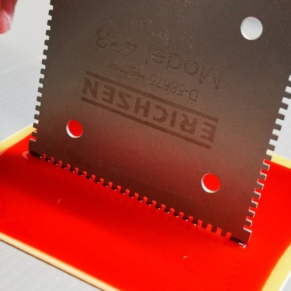 Prüfung Lackdicke im Nasslack