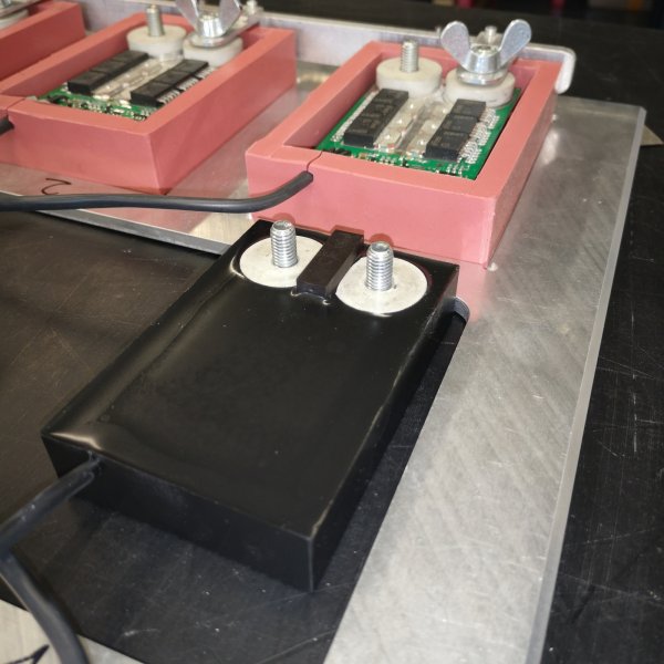 Polyurethan, gehäusebildend mit Kabelausgang